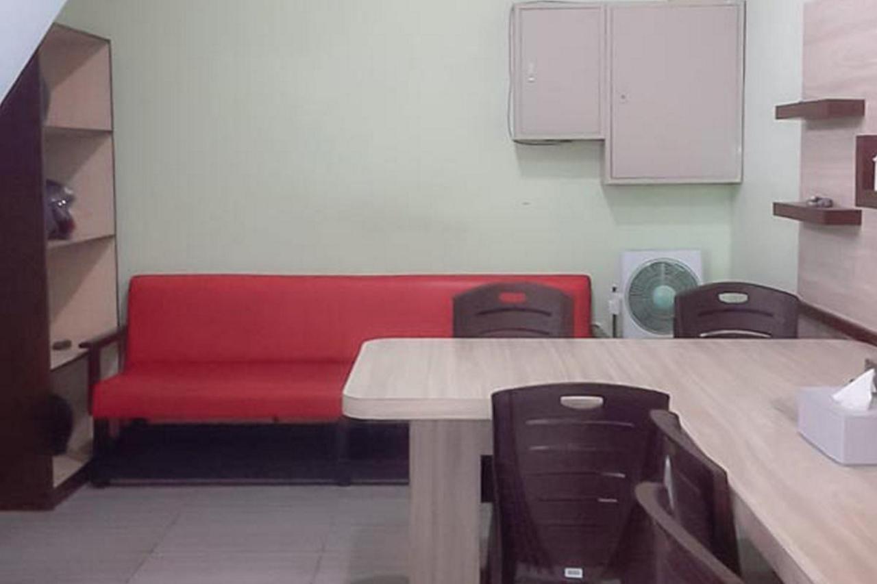 Guest House Anak Raja Pangkalan Bun Syariah Mitra Reddoorz Exterior foto