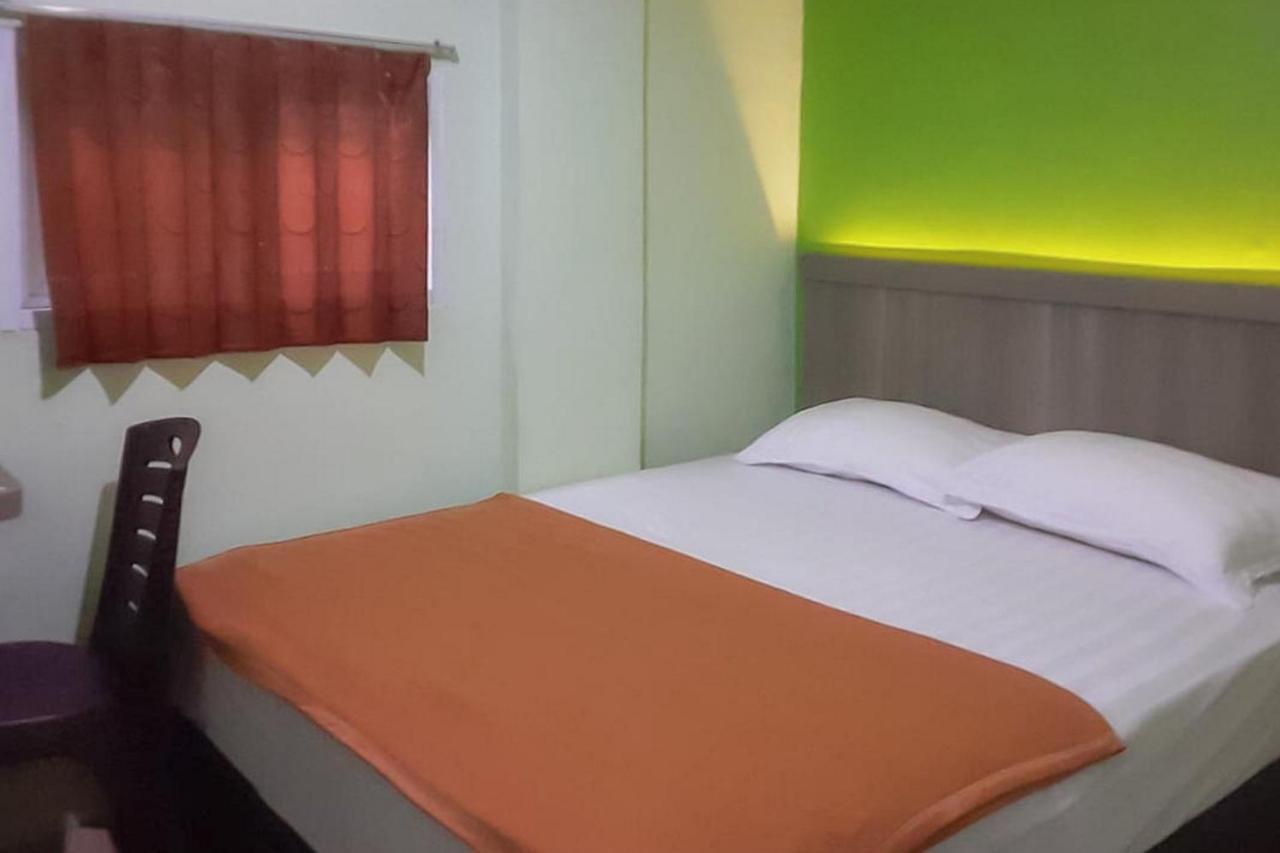 Guest House Anak Raja Pangkalan Bun Syariah Mitra Reddoorz Exterior foto