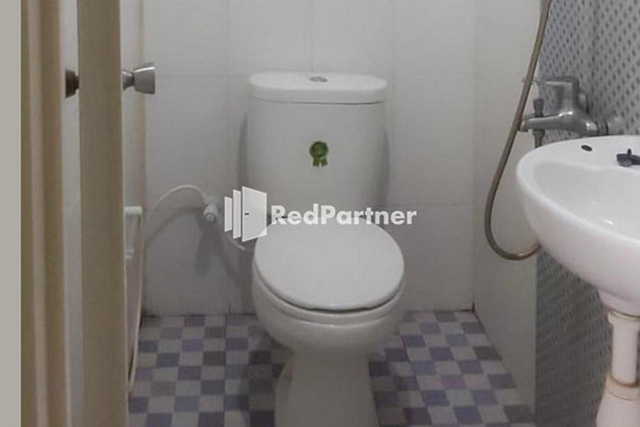Guest House Anak Raja Pangkalan Bun Syariah Mitra Reddoorz Exterior foto